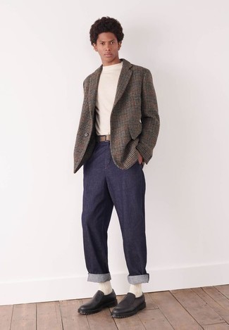 Black Chunky Leather Loafers Outfits For Men: Team a grey houndstooth wool blazer with navy chinos and you'll be the definition of rugged refinement. Don't know how to round off your outfit? Rock a pair of black chunky leather loafers to ramp it up.