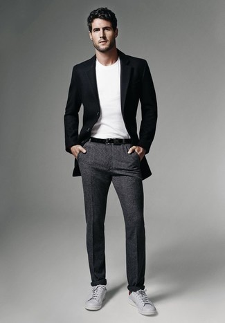 Grey Wool Chinos Outfits: Consider wearing a black blazer and grey wool chinos to look classy but not particularly formal. And if you want to immediately dress down your look with a pair of shoes, add grey leather low top sneakers to the equation.