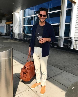 Beige Chinos Smart Casual Outfits: A navy knit blazer and beige chinos will add serious style to your daily outfit choices. Let your styling chops truly shine by rounding off with tobacco suede loafers.