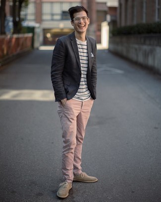 White and Navy Horizontal Striped Crew-neck T-shirt Outfits For Men: The go-to for casual style? A white and navy horizontal striped crew-neck t-shirt with pink chinos. A pair of tan suede oxford shoes immediately amps up the classy factor of this outfit.