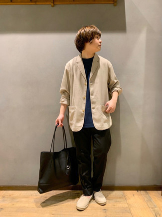 Black Canvas Tote Bag Outfits For Men: Wear a beige blazer with a black canvas tote bag, if you appreciate relaxed dressing but also like to look dapper. A nice pair of beige canvas espadrilles is an effective way to punch up your ensemble.
