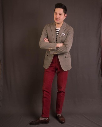 Beige Print Pocket Square Smart Casual Outfits: The combo of a brown blazer and a beige print pocket square makes for a neat laid-back outfit. Wondering how to round off your look? Rock a pair of dark brown leather loafers to dial it up.