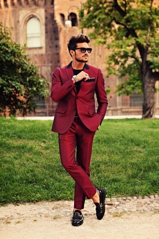 Red Dress Pants Outfits For Men: Teaming a burgundy blazer and red dress pants is a guaranteed way to inject an elegant touch into your closet. Black leather tassel loafers pull the outfit together.