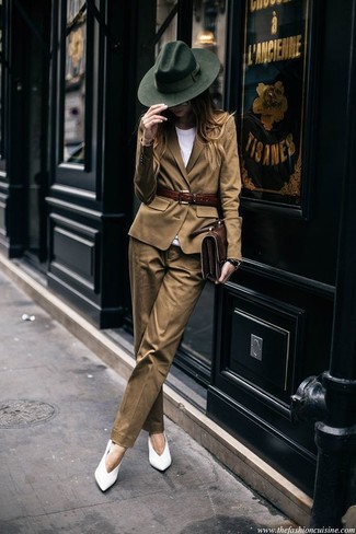 Khaki Dress Pants Smart Casual Outfits For Women (14 ideas & outfits)