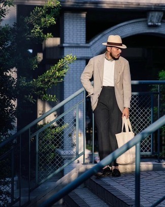 500+ Warm Weather Outfits For Men: This getup shows it pays to invest in such timeless menswear pieces as a tan blazer and black dress pants. Introduce a pair of black suede loafers to the mix and off you go looking incredible.