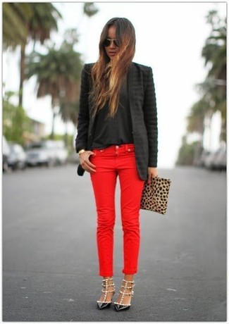 Red Jeans with Black Blazer Outfits For Women (6 ideas & outfits