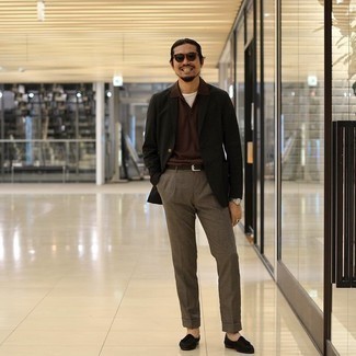 Dark Green Sunglasses Outfits For Men: A black blazer and dark green sunglasses are a perfect combo to rock on dress-down days. A great pair of black suede tassel loafers is the most effective way to transform your ensemble.