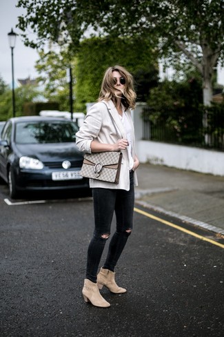 Women's Beige Blazer, White Crew-neck T-shirt, Black Ripped Skinny Jeans, Beige Suede Ankle Boots
