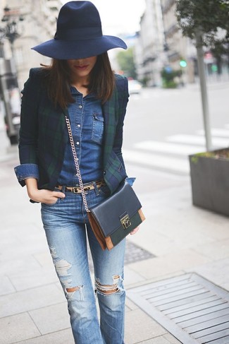 Blue Denim Shirt Outfits For Women: Why not pair a blue denim shirt with blue ripped skinny jeans? Both of these pieces are very comfortable and will look fabulous worn together.