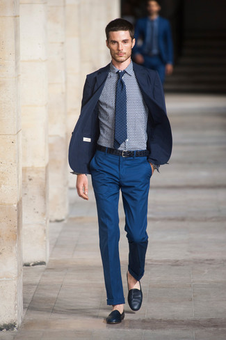 Navy and White Gingham Tie Outfits For Men: This combo of a navy blazer and a navy and white gingham tie speaks sophistication and versatility. Complete this ensemble with navy leather loafers for maximum effect.
