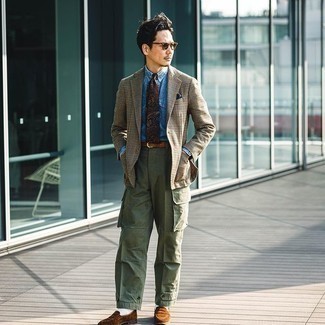 Olive Sunglasses Outfits For Men: Go for a tan houndstooth blazer and olive sunglasses to create an interesting and casual street style ensemble. Feeling creative? Shake things up by sporting brown suede loafers.