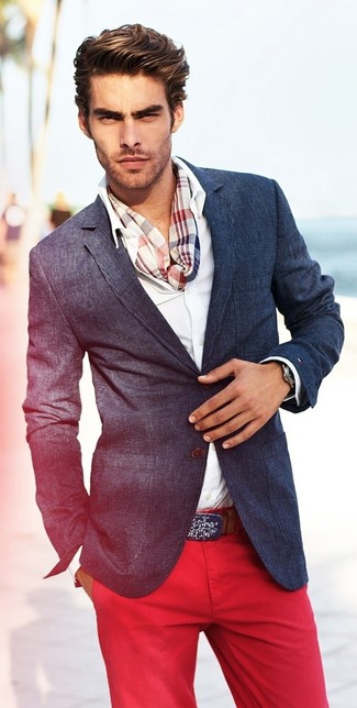 Multi colored Scarf Outfits For Men: Combining a navy blazer with a multi colored scarf is a smart option for a casually dapper ensemble.