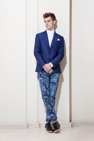 Navy Paisley Chinos Outfits: Demonstrate that you do semi-casual menswear like an expert in men's style by wearing a navy blazer and navy paisley chinos. For something more on the classy side to complete this look, introduce a pair of black leather derby shoes to the equation.