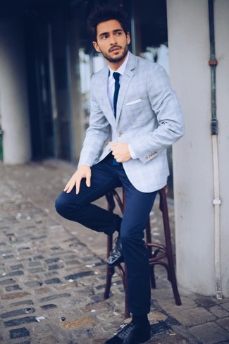 Light Blue Plaid Blazer Outfits For Men: A light blue plaid blazer and navy chinos are appropriate for both smart settings and casual wear. Not sure how to complete this look? Round off with a pair of black leather brogues to ramp it up a notch.