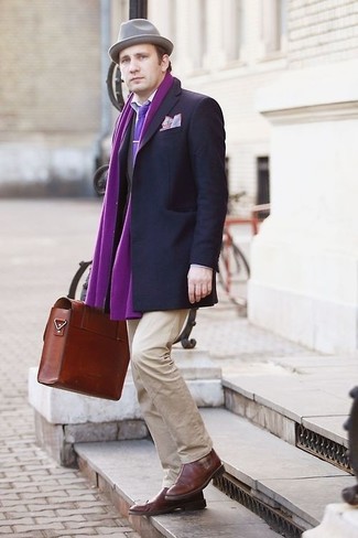 Light Violet Tie Outfits For Men: Dress to impress in a charcoal blazer and a light violet tie. Our favorite of a great number of ways to complete this look is with a pair of brown leather brogues.