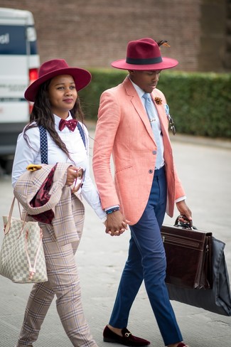 Orange Lapel Pin Outfits: Why not pair a pink linen blazer with an orange lapel pin? These items are totally practical and look awesome married together. Burgundy velvet loafers bring a refined aesthetic to the outfit.