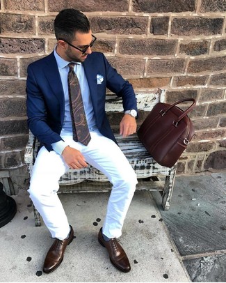 Dark Green Paisley Tie Smart Casual Outfits For Men: This combo of a navy blazer and a dark green paisley tie is truly sharp and provides instant elegance. Look at how great this outfit pairs with a pair of dark brown leather oxford shoes.