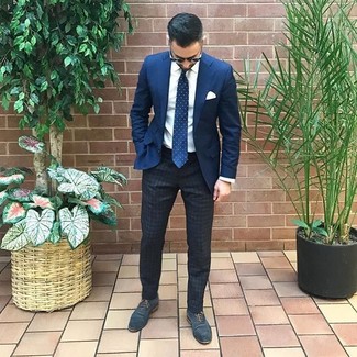 Blue Leather Oxford Shoes Outfits: Breathe effortless sophistication into your daily fashion mix with a navy blazer and charcoal vertical striped chinos. Turn up the formality of your getup a bit with a pair of blue leather oxford shoes.