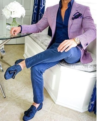 Navy Suede Tassel Loafers Outfits: This combination of a light violet blazer and blue chinos epitomizes manly elegance and effortless style. To give your overall ensemble a more elegant feel, why not complete your ensemble with navy suede tassel loafers?