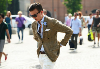 Yellow Blazer Outfits For Men: This combo of a yellow blazer and white chinos can only be described as ridiculously stylish and casually polished.
