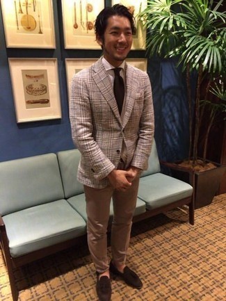 Beige Plaid Wool Blazer Outfits For Men: This ensemble with a beige plaid wool blazer and khaki chinos isn't a hard one to score and is open to more sartorial experimentation. Feeling venturesome today? Jazz up this getup by slipping into dark brown suede tassel loafers.