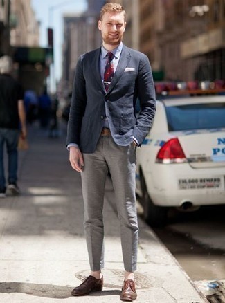 Burgundy Horizontal Striped Tie Outfits For Men: Go for something polished and timeless with a navy blazer and a burgundy horizontal striped tie. When in doubt about the footwear, go with a pair of brown leather derby shoes.