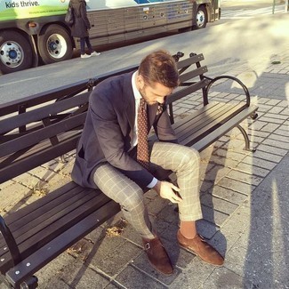 Beige Pocket Square Outfits: Consider teaming a navy blazer with a beige pocket square for a trendy and city casual ensemble. Here's how to inject a dose of polish into this look: brown suede monks.