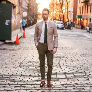 Tan Print Pocket Square Outfits: A beige blazer and a tan print pocket square are must-have staples if you're putting together an off-duty wardrobe that holds to the highest style standards. Finishing with a pair of brown leather tassel loafers is a guaranteed way to breathe a touch of sophistication into your outfit.