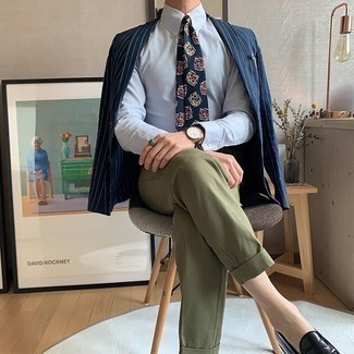 Blue Vertical Striped Blazer Outfits For Men: So as you can see, looking stylish doesn't take that much effort. Try pairing a blue vertical striped blazer with olive chinos and you'll look awesome. Finish off with black leather loafers to transform this getup.