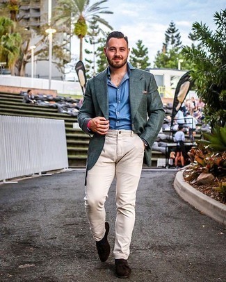 Dark Green Blazer Outfits For Men: A dark green blazer and beige chinos are among the key elements in any modern gent's smart closet. Take your look a more sophisticated path by sporting dark brown suede tassel loafers.