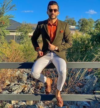 Tobacco Leather Tassel Loafers Outfits: If the setting calls for a classy yet cool menswear style, dress in an olive blazer and white chinos. Complement this ensemble with tobacco leather tassel loafers to immediately rev up the style factor of any ensemble.