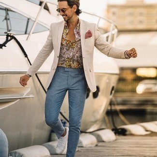 Pink Pocket Square Outfits: A beige blazer and a pink pocket square are a nice outfit to add to your closet. Boost the dressiness of your getup a bit by slipping into a pair of white canvas low top sneakers.