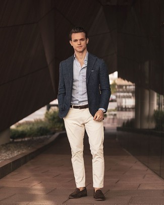 Navy Wool Blazer Outfits For Men: Swing into something casually sleek and trendy with a navy wool blazer and beige chinos. A pair of dark brown suede loafers instantly dresses up any look.