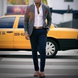 Grey Blazer Spring Outfits For Men: One of the coolest ways for a man to style such a functional piece as a grey blazer is to team it with navy chinos. Serve a little outfit-mixing magic by rocking a pair of brown leather loafers. This combination is a smart option come warmer days.