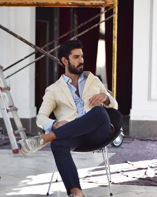 Beige Blazer Outfits For Men: Breathe personality into your current routine with a beige blazer and navy chinos. Hesitant about how to round off? Complement your look with beige athletic shoes to switch things up.