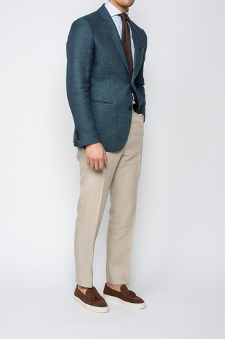 Beige Linen Chinos Outfits: Breathe personality into your day-to-day styling rotation with a navy wool blazer and beige linen chinos. Dark brown suede tassel loafers are an effective way to bring a hint of refinement to this look.