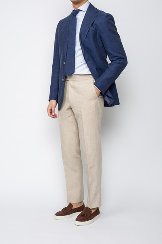 Khaki Linen Chinos Outfits: This combination of a navy blazer and khaki linen chinos is ideal when you need to look stylish but have zero time to dress up. Inject your getup with a touch of elegance by rocking a pair of dark brown suede tassel loafers.