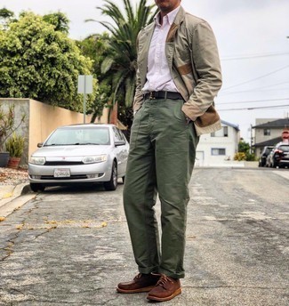 Olive Patchwork Blazer Outfits For Men: For an outfit that's absolutely camera-worthy, pair an olive patchwork blazer with olive chinos. Put a sleeker spin on an otherwise mostly casual look by rounding off with a pair of dark brown leather derby shoes.