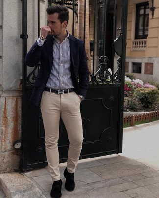 Silver Beaded Bracelet Outfits For Men: A navy blazer and a silver beaded bracelet have become a favorite off-duty pairing for many sartorially savvy men. Add black suede tassel loafers to this ensemble to easily turn up the fashion factor of any outfit.