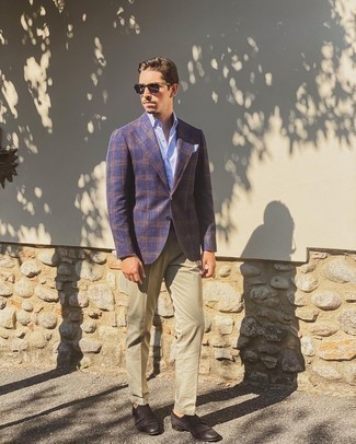 Light Blue Pocket Square Outfits: We all seek comfort when it comes to styling, and this casual combo of a navy plaid blazer and a light blue pocket square is an amazing example of that. Upgrade this ensemble with a pair of dark brown suede double monks.