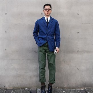Dark Green Chinos Outfits: A navy cotton blazer and dark green chinos are absolute wardrobe heroes if you're planning a classic and casual wardrobe that holds to the highest sartorial standards. Finishing off with a pair of black leather derby shoes is the most effective way to add a little depth to this outfit.