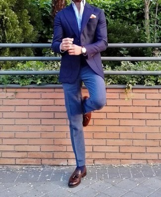 Navy Blazer with Dress Shirt Outfits For Men: This is indisputable proof that a navy blazer and a dress shirt look awesome together in an elegant look for today's gentleman. Rev up the formality of this outfit a bit by slipping into a pair of dark brown leather tassel loafers.