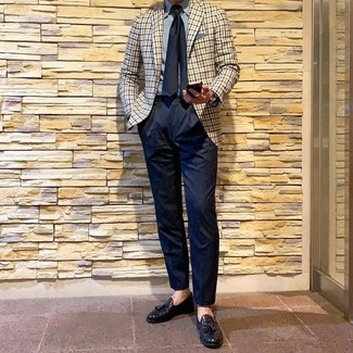 Beige Gingham Blazer Outfits For Men: Consider wearing a beige gingham blazer and navy dress pants to look like a true style maven. As for footwear, add a pair of black leather tassel loafers.