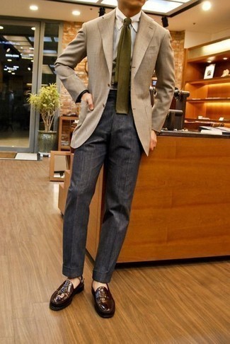 Olive Knit Tie Outfits For Men: Marry a beige blazer with an olive knit tie for a really dapper ensemble. Complete this ensemble with dark brown leather loafers and ta-da: the getup is complete.