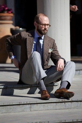 Tan Print Pocket Square Outfits: Reach for a dark brown wool blazer and a tan print pocket square to feel completely confident in yourself and look fashionable. A good pair of brown leather oxford shoes is the simplest way to infuse an extra touch of sophistication into your ensemble.
