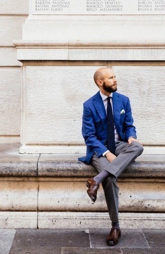 Blue Blazer with Tobacco Leather Oxford Shoes Outfits: Teaming a blue blazer with grey dress pants is an on-point choice for a smart and elegant outfit. Complement your getup with tobacco leather oxford shoes and ta-da: the outfit is complete.