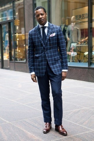 Navy Plaid Blazer Outfits For Men: A navy plaid blazer looks so sophisticated when paired with navy dress pants in a modern man's outfit. Introduce a pair of brown leather tassel loafers to the equation and ta-da: your outfit is complete.