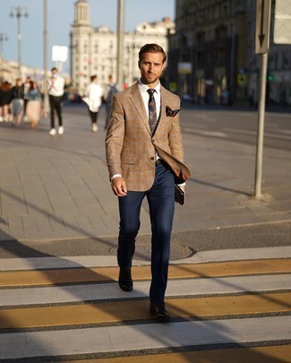 Navy Dress Pants Outfits For Men: Combining a tan plaid blazer and navy dress pants is a guaranteed way to infuse your wardrobe with some masculine elegance. For a more refined take, why not complement this outfit with black leather oxford shoes?