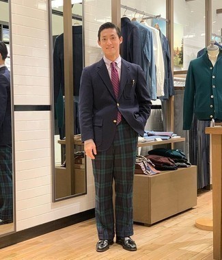 Navy Plaid Dress Pants Outfits For Men: Pairing a navy blazer and navy plaid dress pants is a guaranteed way to inject your styling rotation with some rugged sophistication. Let your sartorial credentials truly shine by complementing this ensemble with black fringe leather loafers.