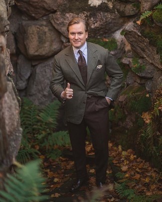 Brown Print Tie Outfits For Men: Team an olive blazer with a brown print tie for a sleek sophisticated menswear style. If you're hesitant about how to finish, a pair of dark brown fringe leather loafers is a savvy idea.